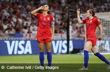 Aex Morgan celebrates winner VS England at FIFA WWC 2019