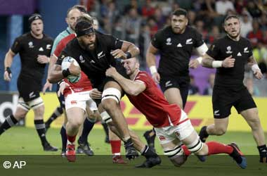 Canada's Matt Heaton tries to stop All Blacks Patrick Tuipulotu at Rugby World Cup 2019