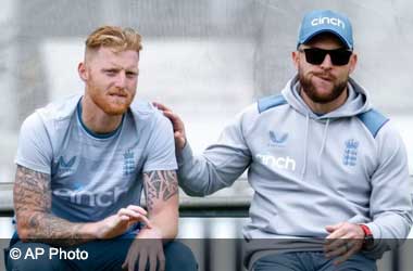 Ben Stokes getting reassured by Brendon McCullum