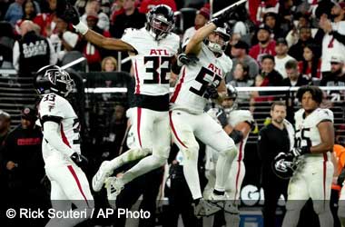 Falcons End Losing Streak with 15-9 Victory Over Raiders