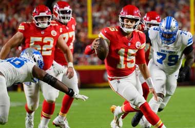 Mahomes Leads Chiefs Past Lions in Fiery 30–17 Win